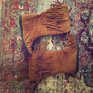 Fringe boots